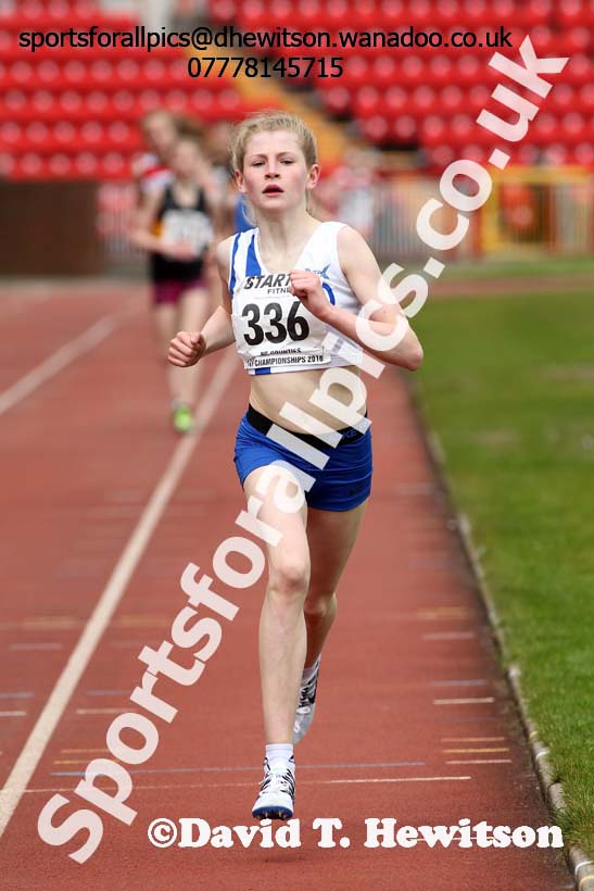 Girls under-15s 1500 metres, North Eastern Track and Field Champs, Gateshead Stadium. Photo: David T. Hewitson/Sports for All Pics
